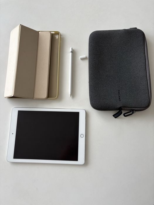 IPad Pro 9,7” 128GB WiFi, Pecil, capa e bolsa