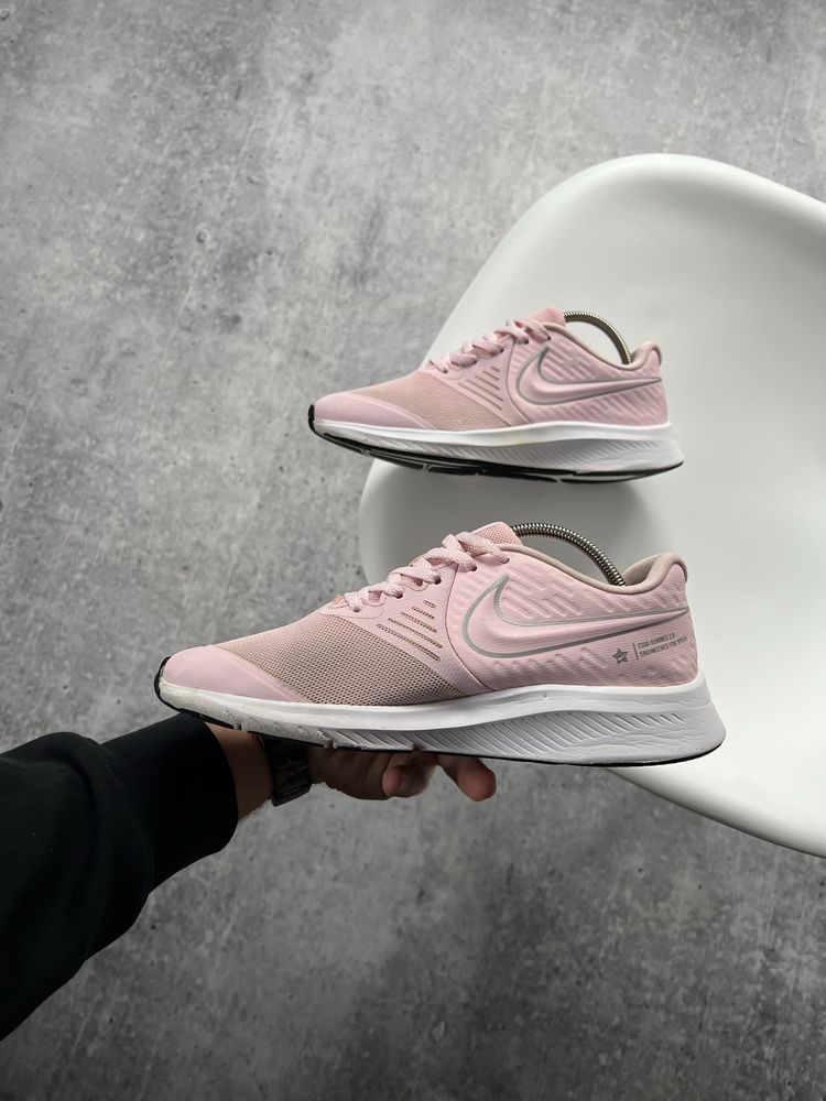 Оригінал! Жіночі кросівки Nike, Розмір 38 (24 см) Гарний стан!