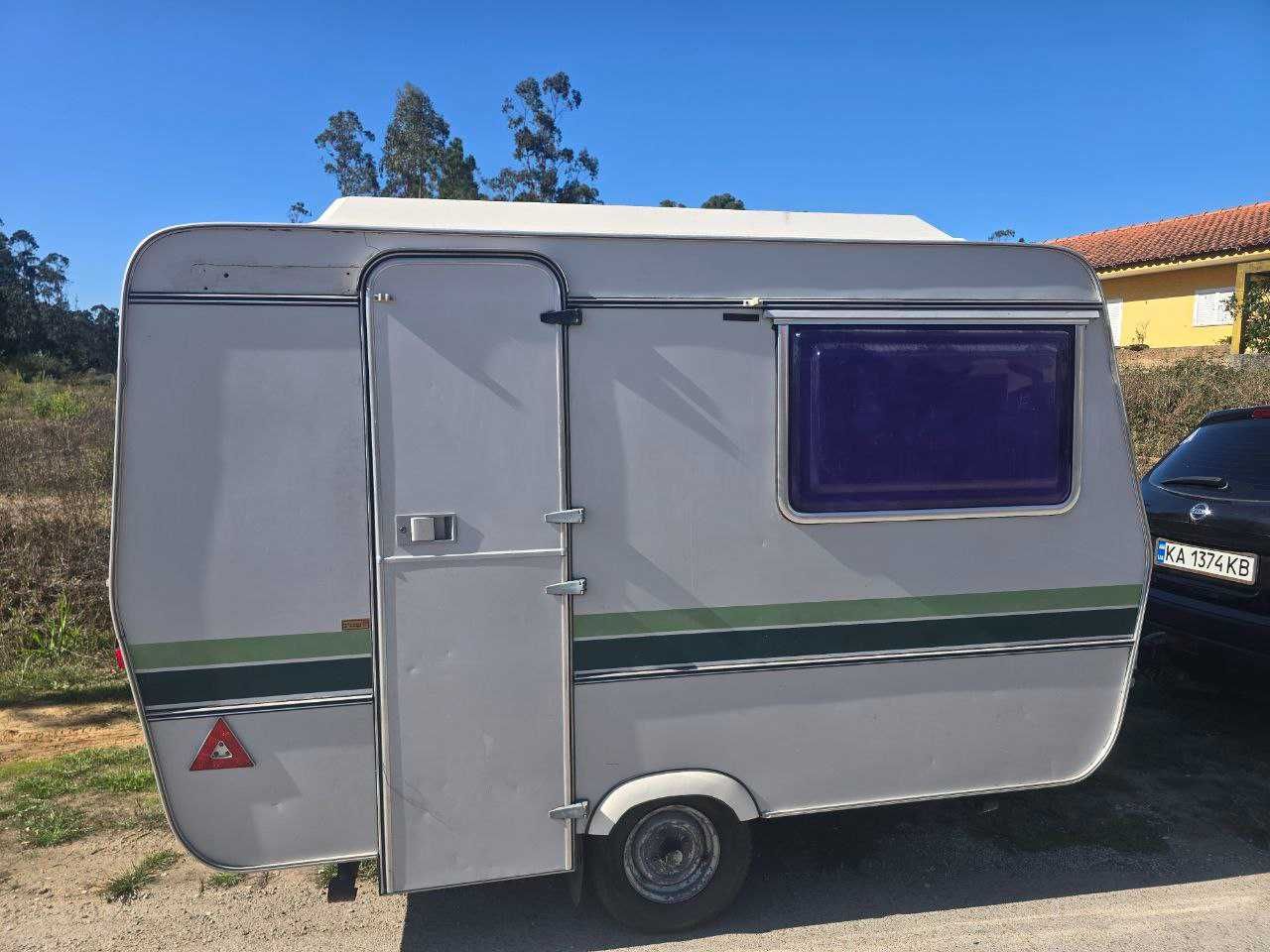 Estou vendendo uma pequena e linda caravana com números locais