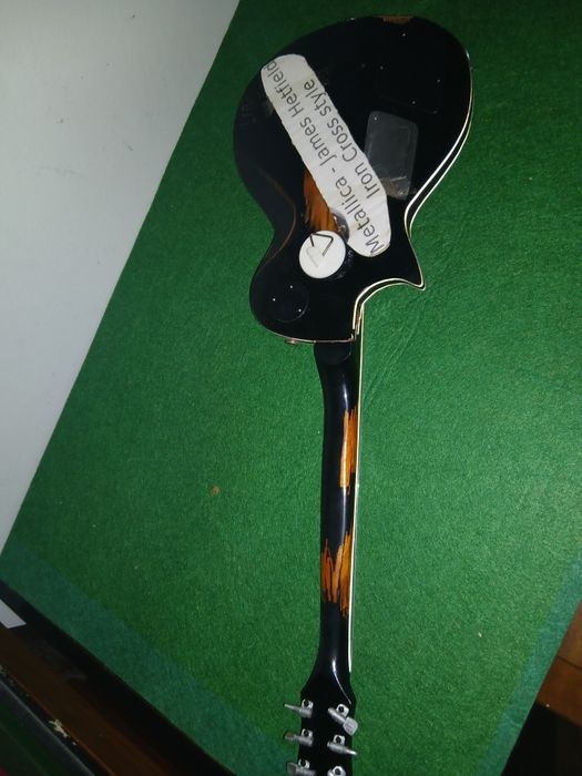 Guitarra em minitura  por 25 €