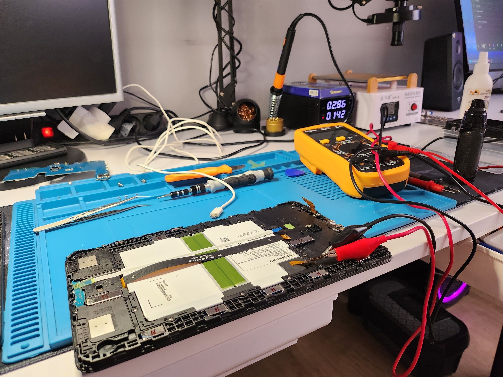 Serwis elektroniki / naprawa telefonów / laptopów i wiele więcej