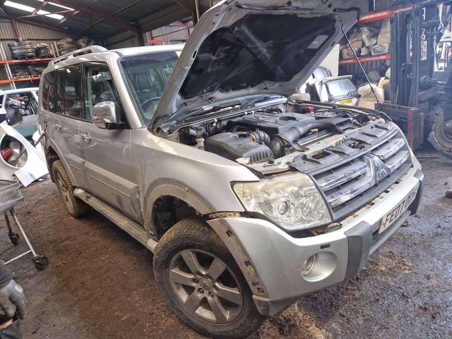 Кузов,кузовние запчасти для mitsubishi Pajero Wagon IV