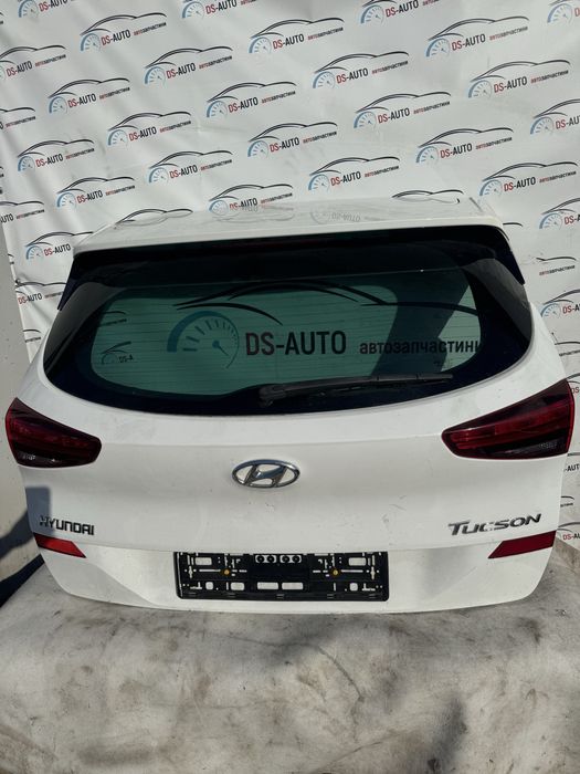 Hyundai tucson 3 lift Туксон TL Кришка Багажника оригинал