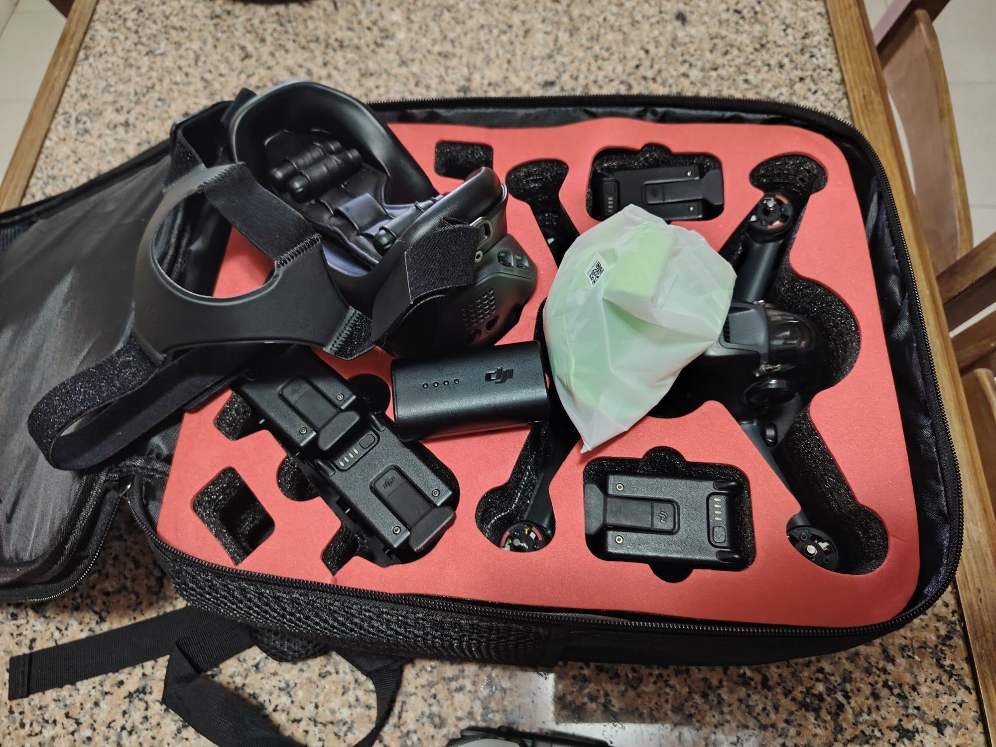 Djii FPv combo 4 baterias. Como novo completo.