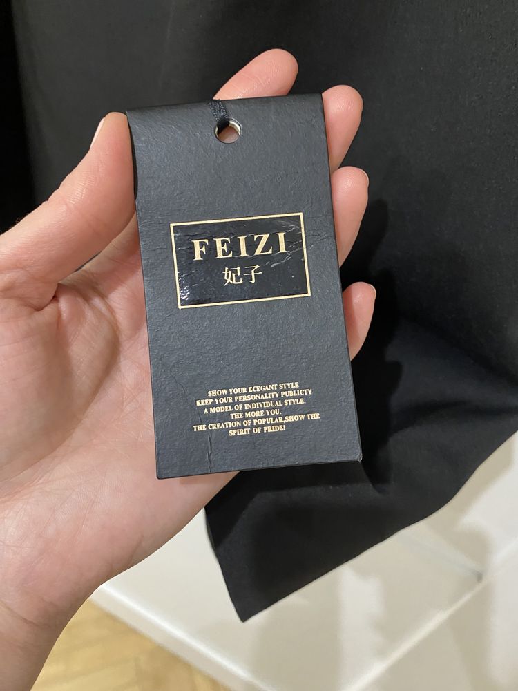 Новий плащ feizi , розмір s ( Zara )