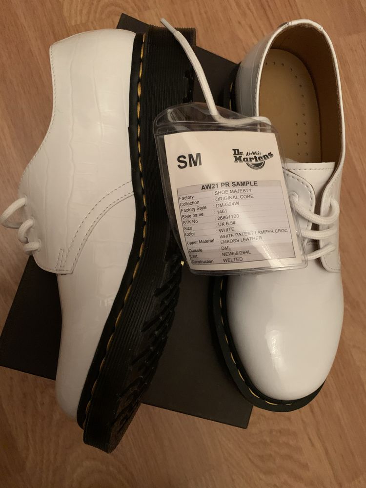 Шкіряні туфлі Dr.Martens