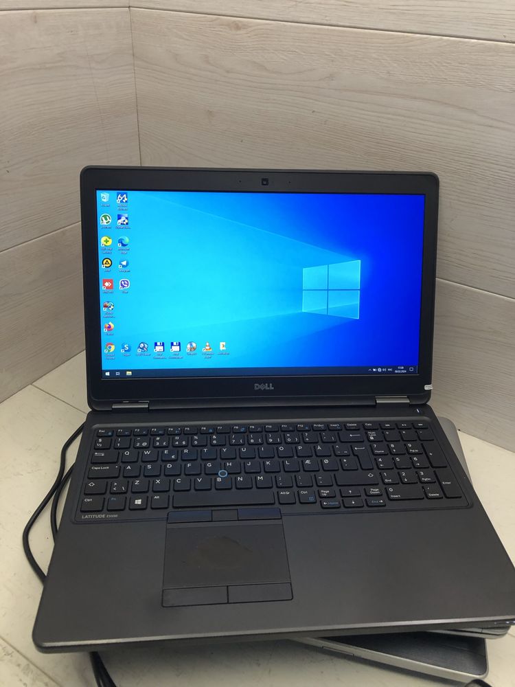 Ноутбук Dell Latitude E5530 / 15.6" 1920*1080 i5-3320M 4гб 320hdd