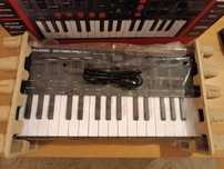 M-Audio Oxygen Pro Mini - controlador MIDI
