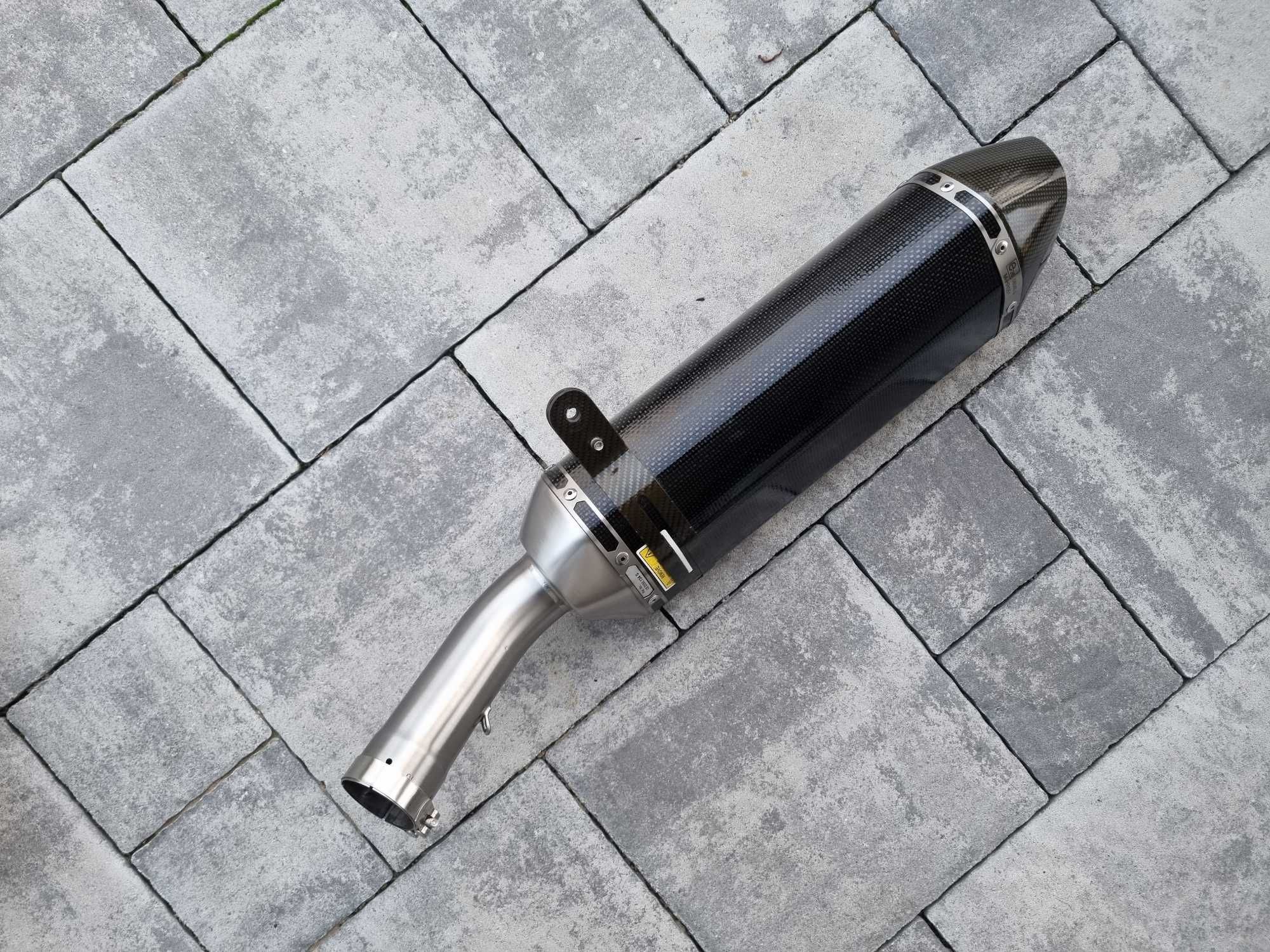 Yamaha FZ 8 FZ8 Fazer Naked Tłumik Wydech Akrapovic