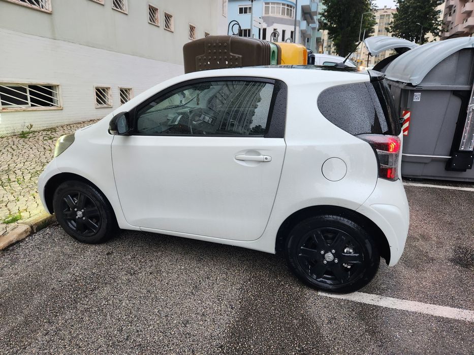 Toyota iq impecável