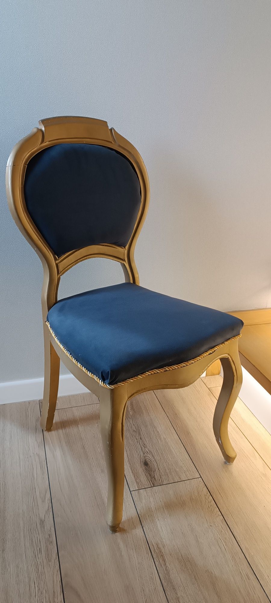 Krzesło lite drewno