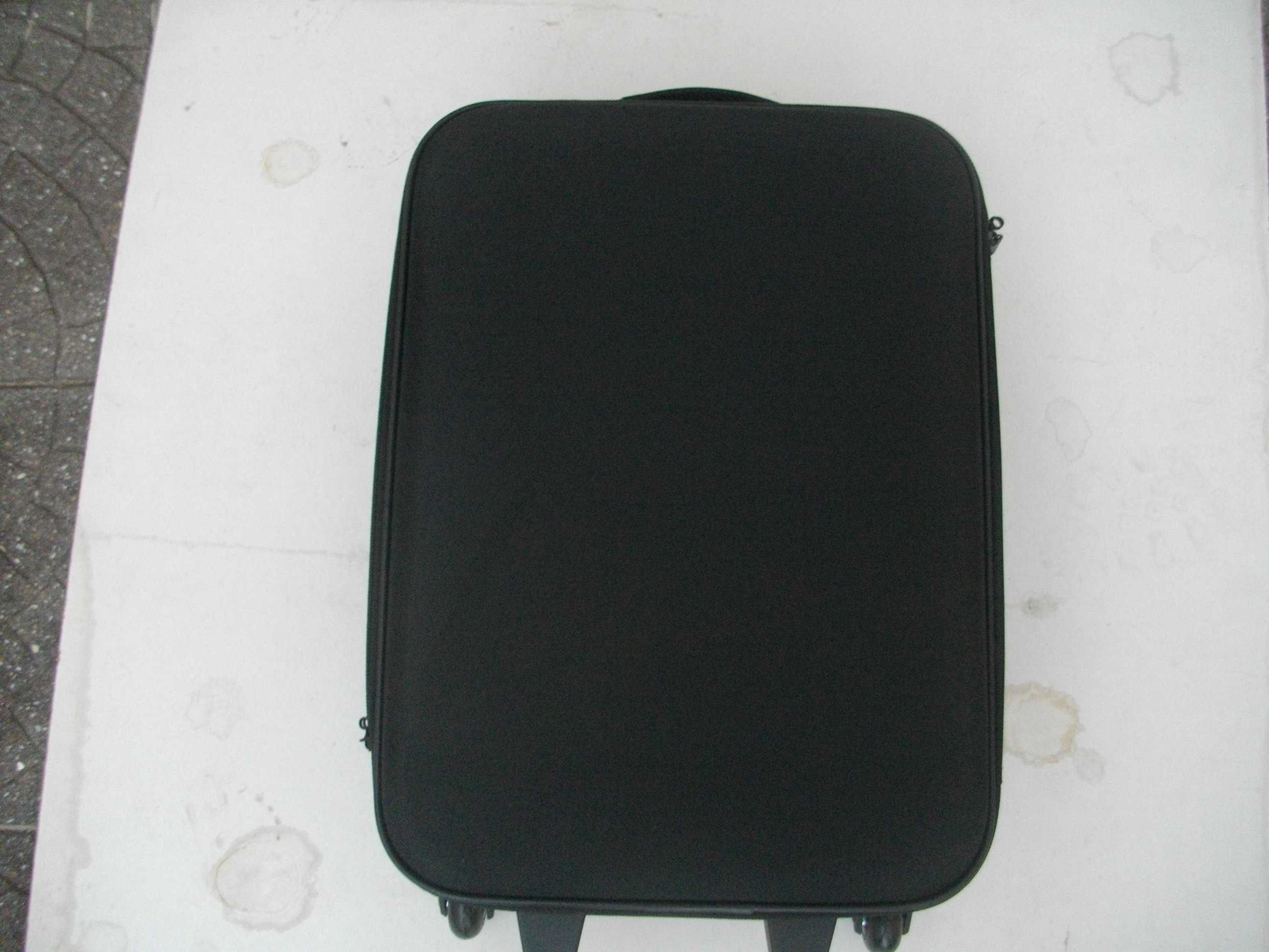 Trolley/mala de cabine preta, 48x32x17  (20€)