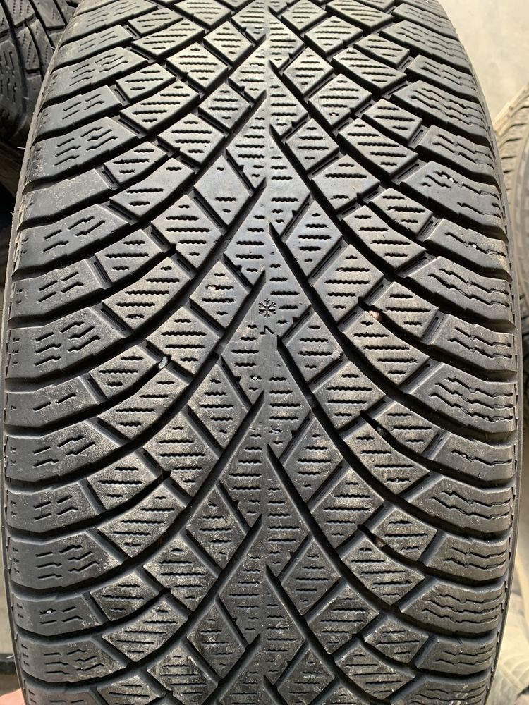 (4шт) 235/50R19 Nokian Hakkapeliitta R5 SUV (2022 рік) зимові шини
