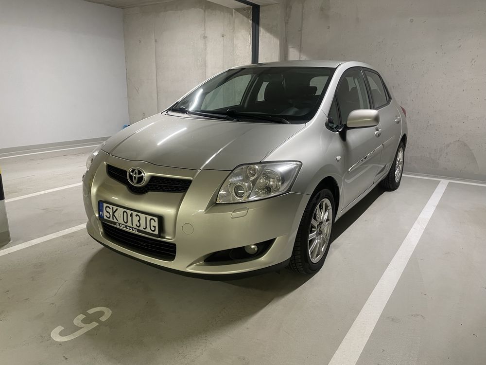 Toyota Auris 1.6 16V VVT-i 124 KM 2008 r.