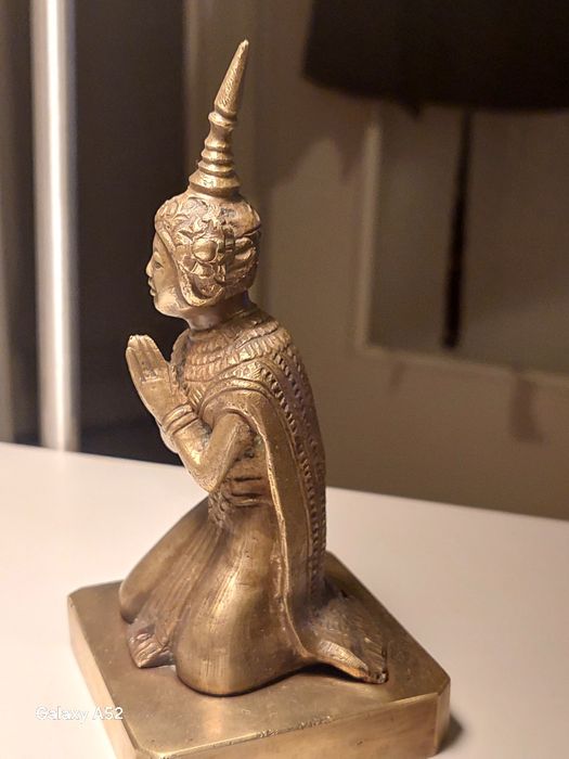 Figurka , rzeźba Budda , brąz lub mosiądz piękna , ciężka  solidna