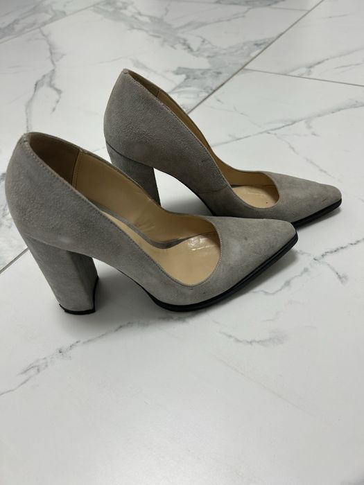 Туфлі на каблуку