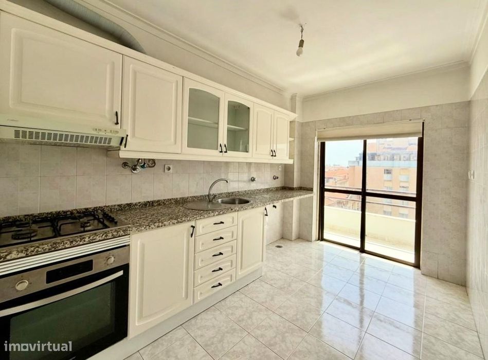 T1 com Parqueamento na Tapada das Mercês