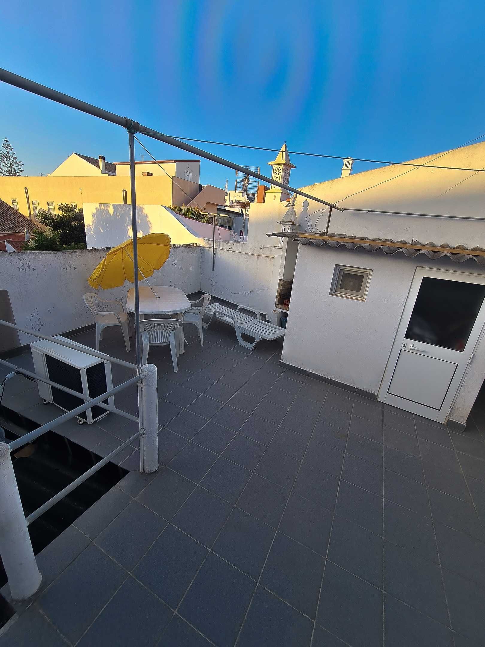 Quarto no centro de Faro