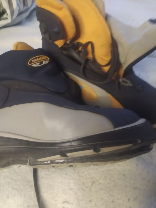 Лижние батінкі різних размеров от детского размера до 45 размера