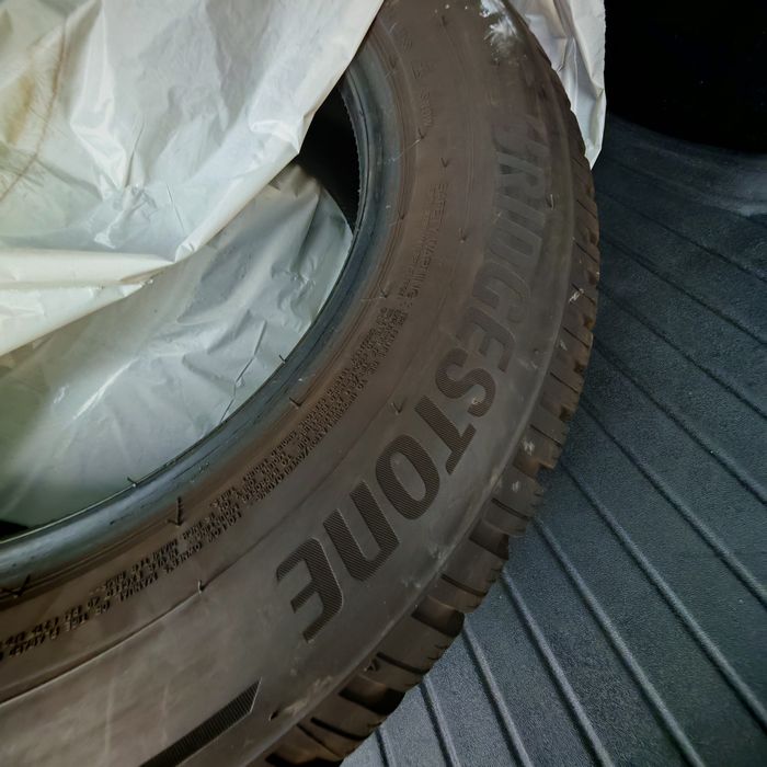 215/65r16 Bridgestone lm005