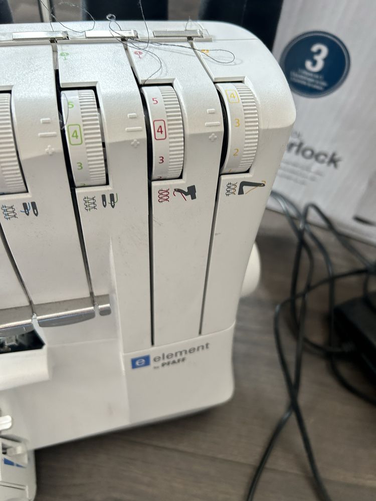 Owerlock pfaff element