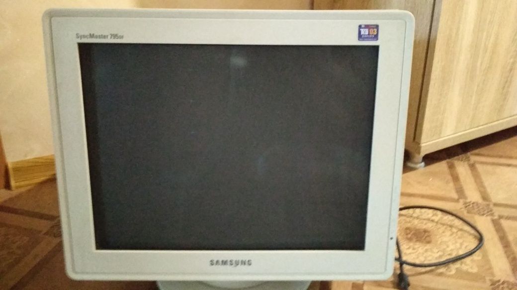 Экран-монитор Samsung SyncMaster 795M