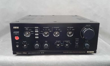 AKAI AM-95,potężny wzmacniacz stereo z DAC