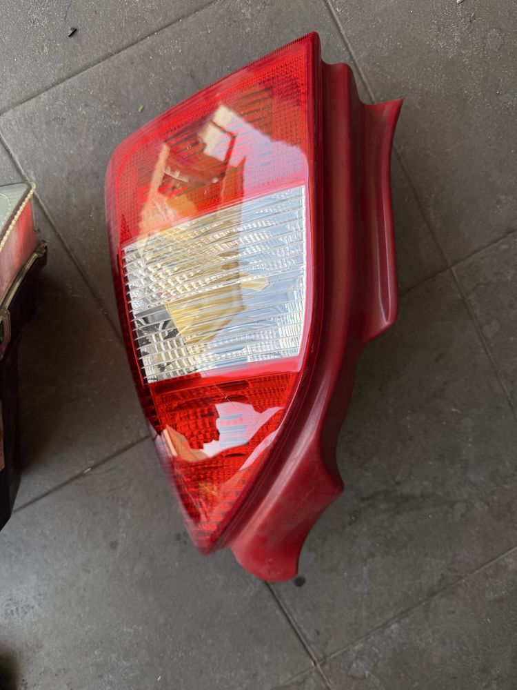 Farol e farolim citroen C2