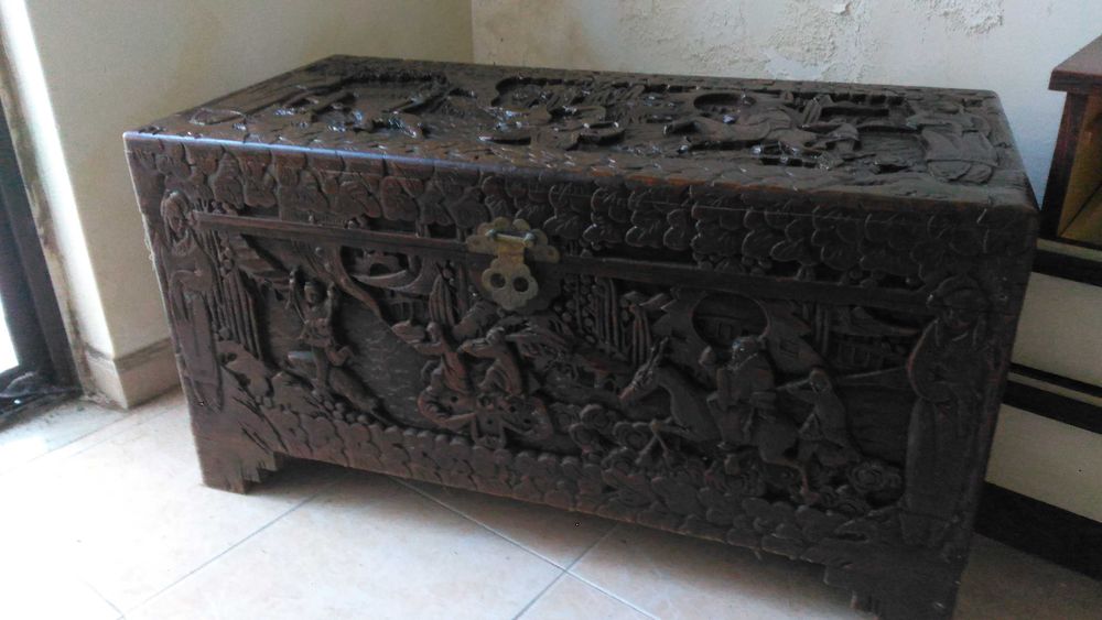 Arca de cânfora, chinesa e puf