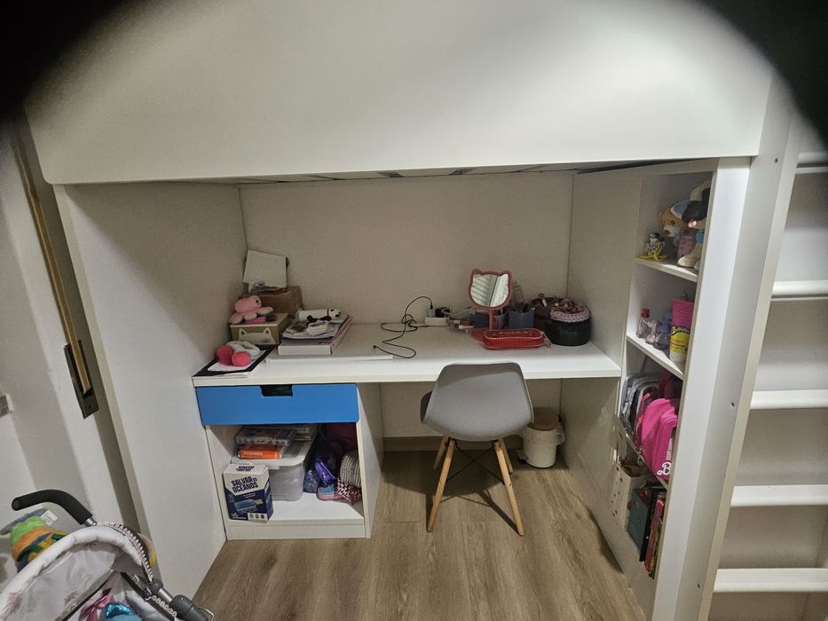 Cama Alta com secretaria e colchão IKEA