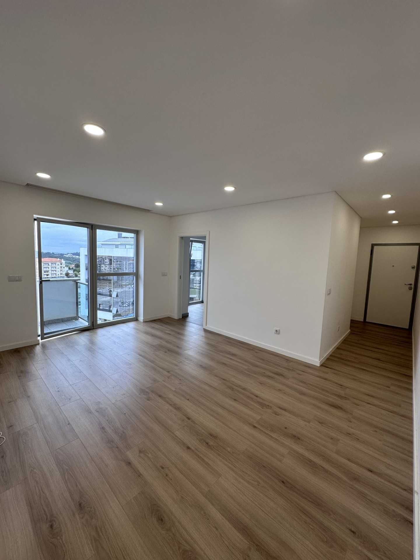 Apartamento T1, junto ao Palácio do Gelo