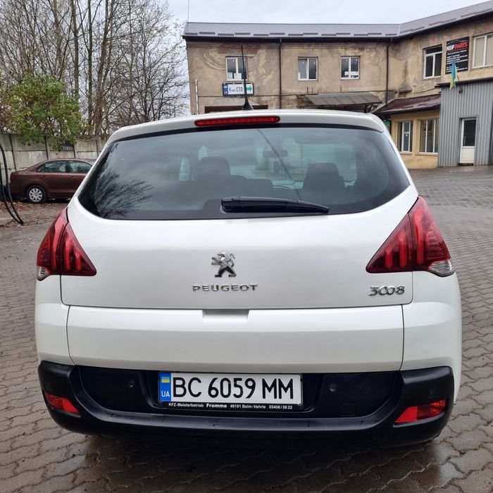 Пежо 3008 рік 2014  мотор 1.6 HDI