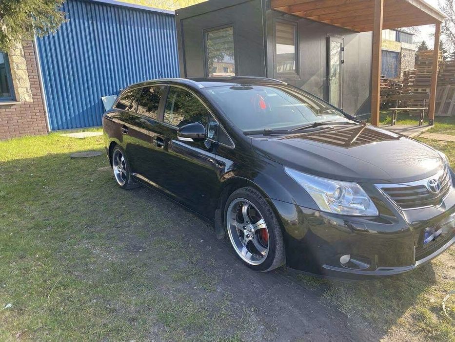 Toyota Avensis Toyota Avensis 1.6 benzyna | 2010 | manual | grzane fotele, elektryka