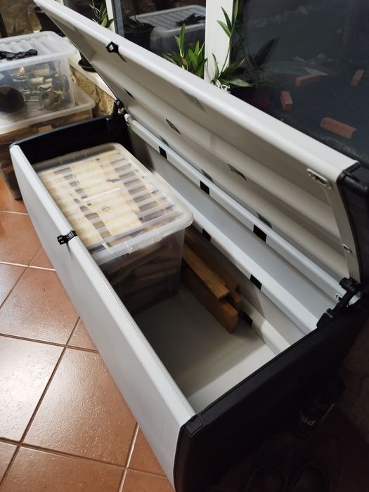 Arca de resina Spaceo