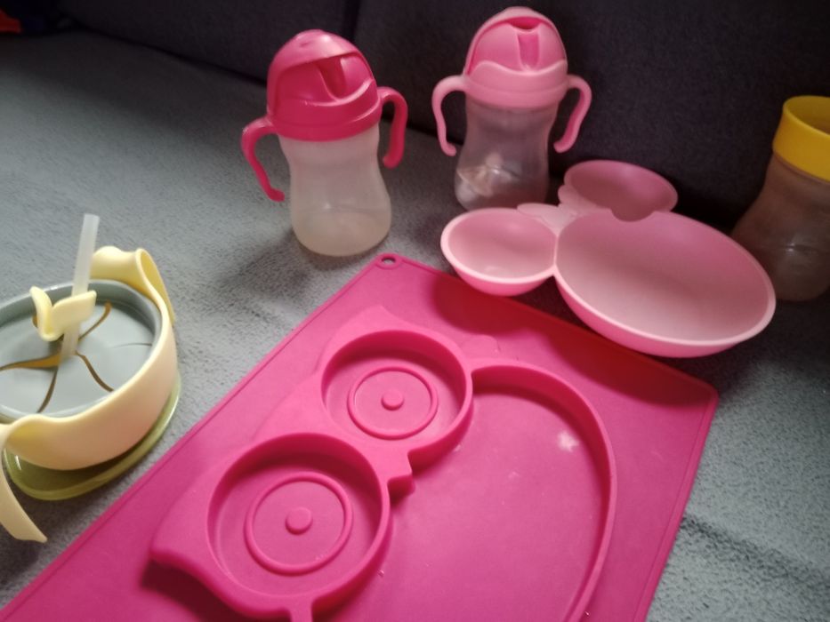 Zestaw butelek i miseczek