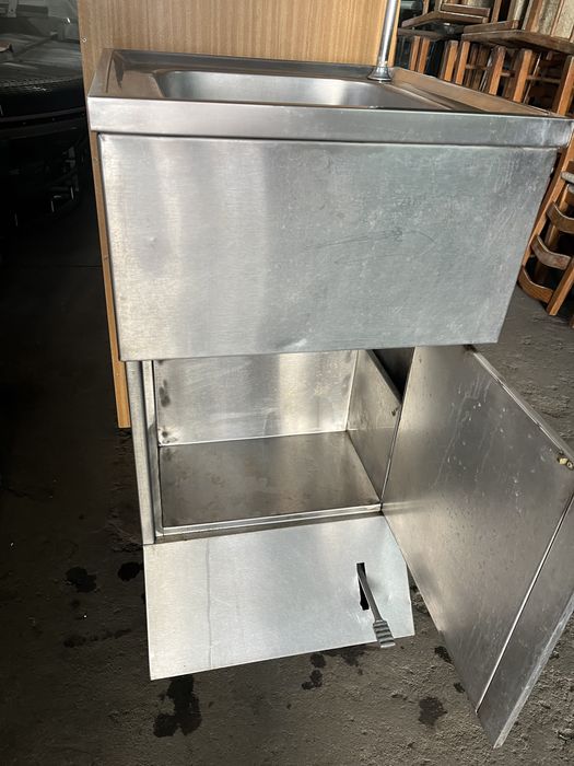 Pio em inox de Pedal com armario 50cm x 50cm