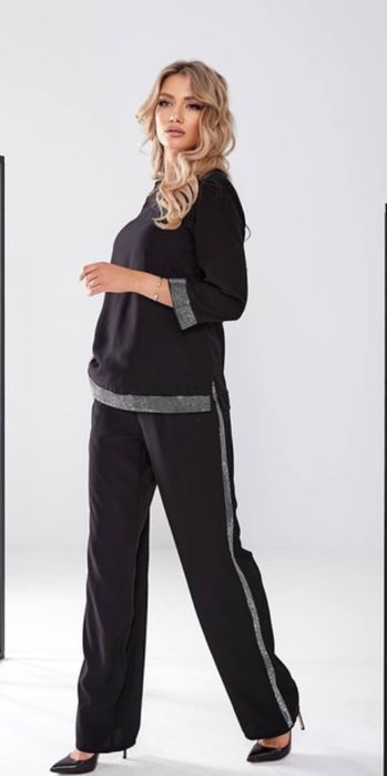 Святковий чорний костюм камінчиками