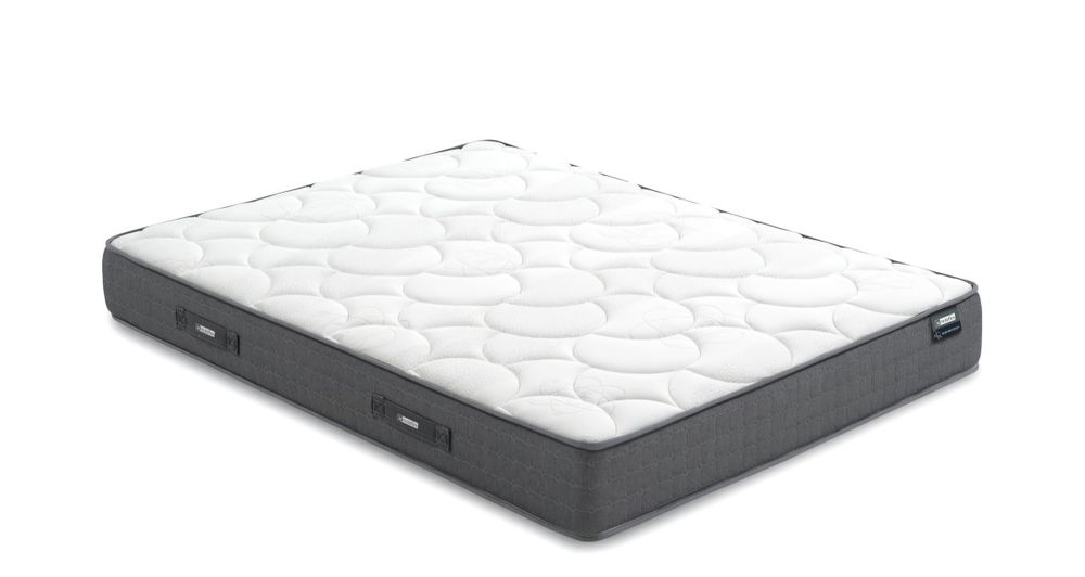 Estrado com pernas e colchão