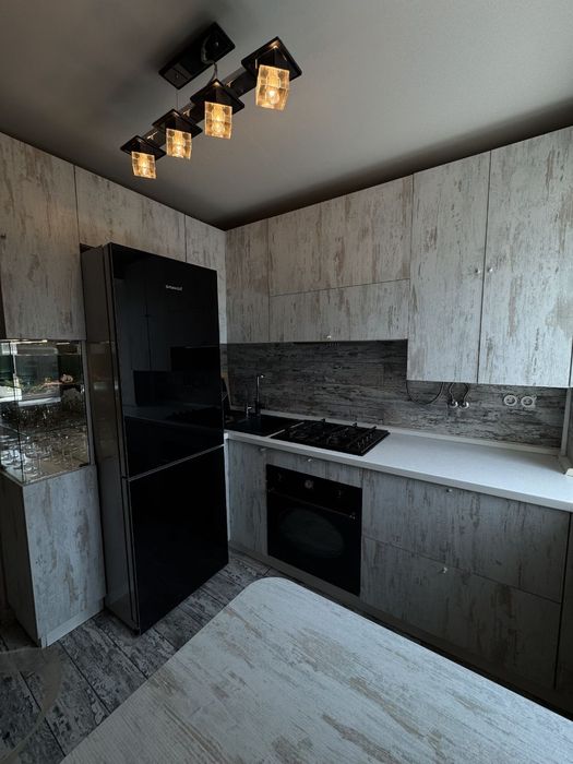 Центр! Шикарная 2-х комнатная квартира с ремонтом/Хрущёвка 3 этаж, 56