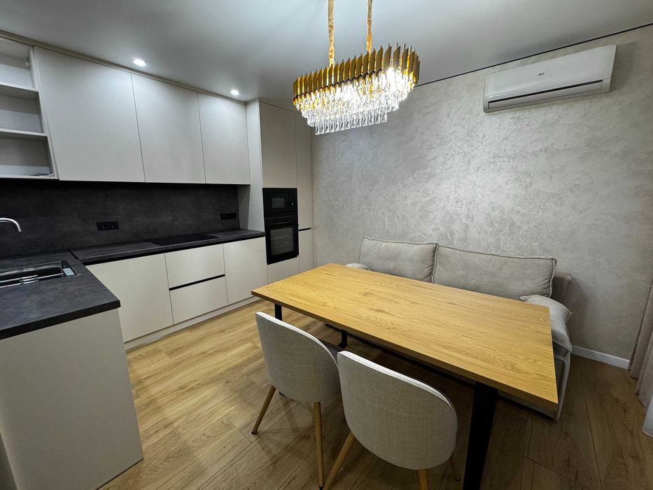 Продам стильну 2 кімнатну квартиру в ЖК UONE. До центру 5 хвилин. 65м2