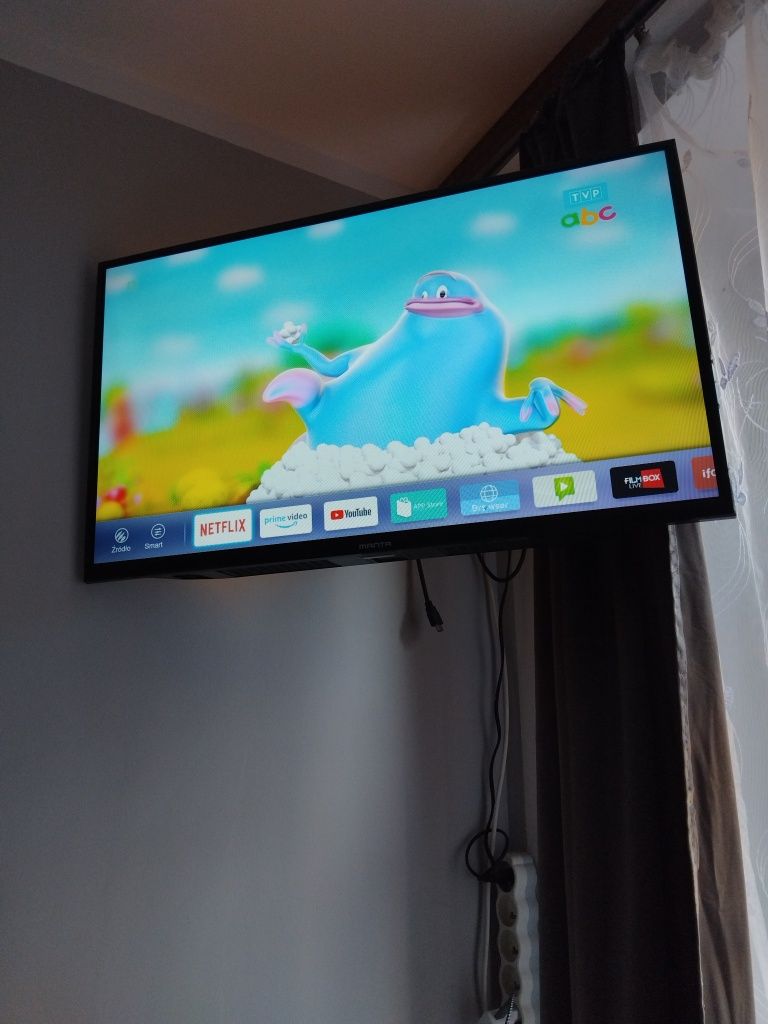 Telewizor smart tv stan idealny
