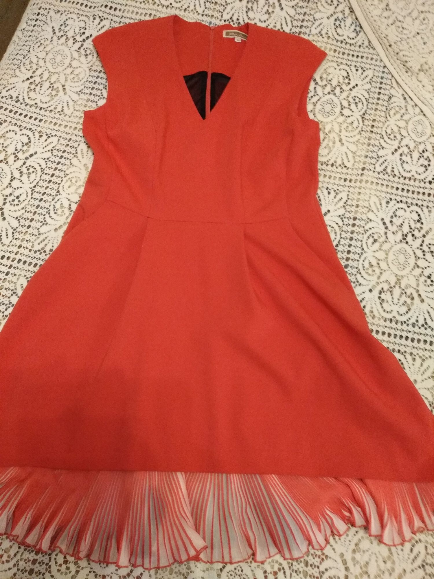 Piękna sukienka czerwona