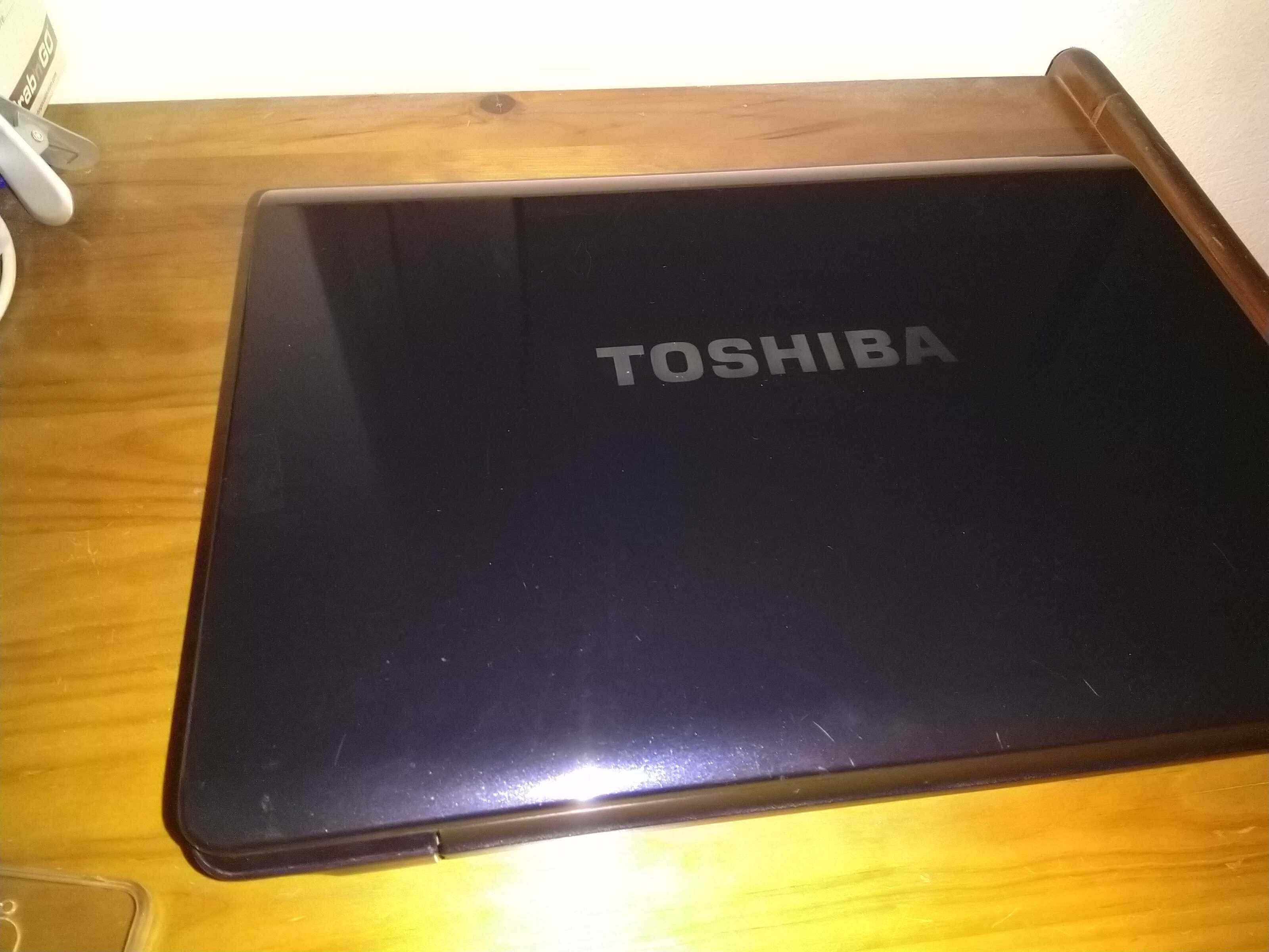 Portátil Toshiba Satellite A210 - 157