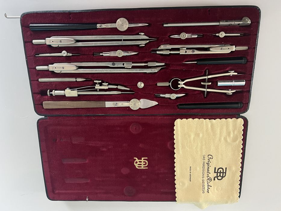 Nieuzywany niemiecki zestaw kreślarski Richter