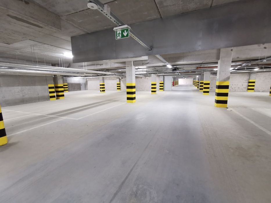 Miejsce Postojowe 200 zł Poznań Winogrady ul. Hawelańska 6F-H garaż