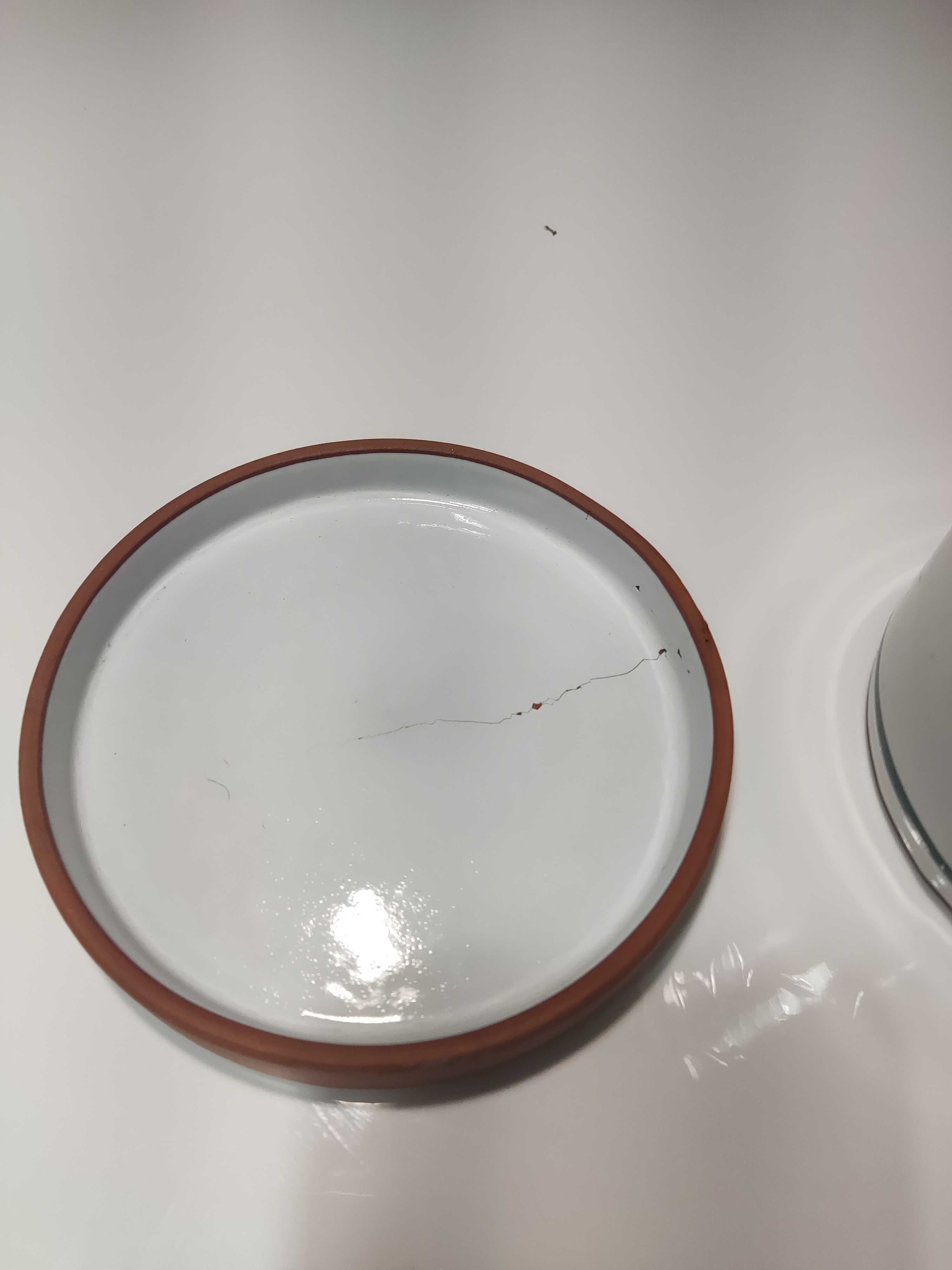 Vaso de flores em barro