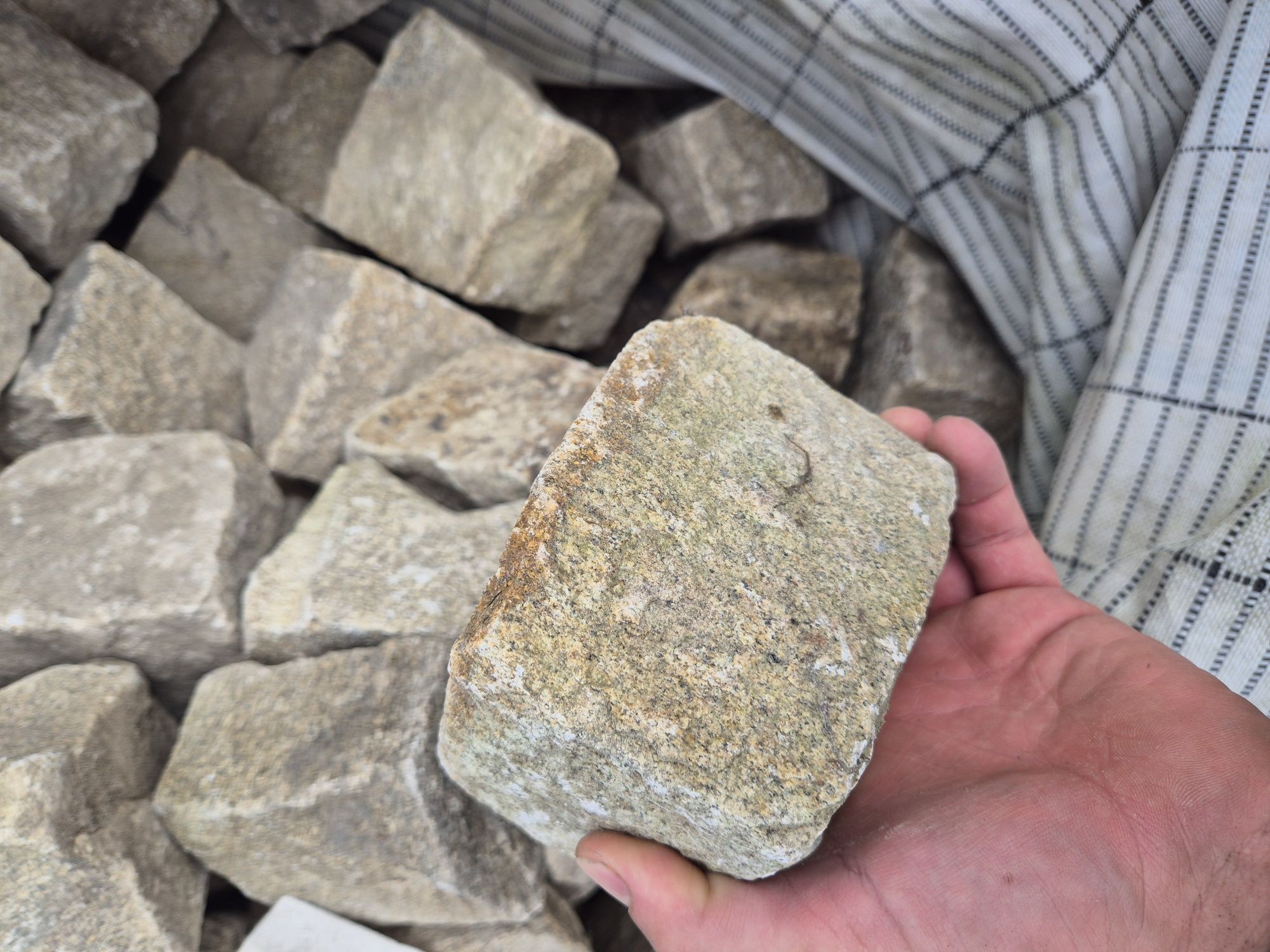 Kostka granitowa 12-15cm żółta conajmniej 500kg