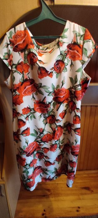 Продам жіночі  плаття .