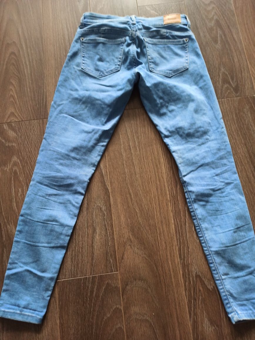 Spodnie jeans 36