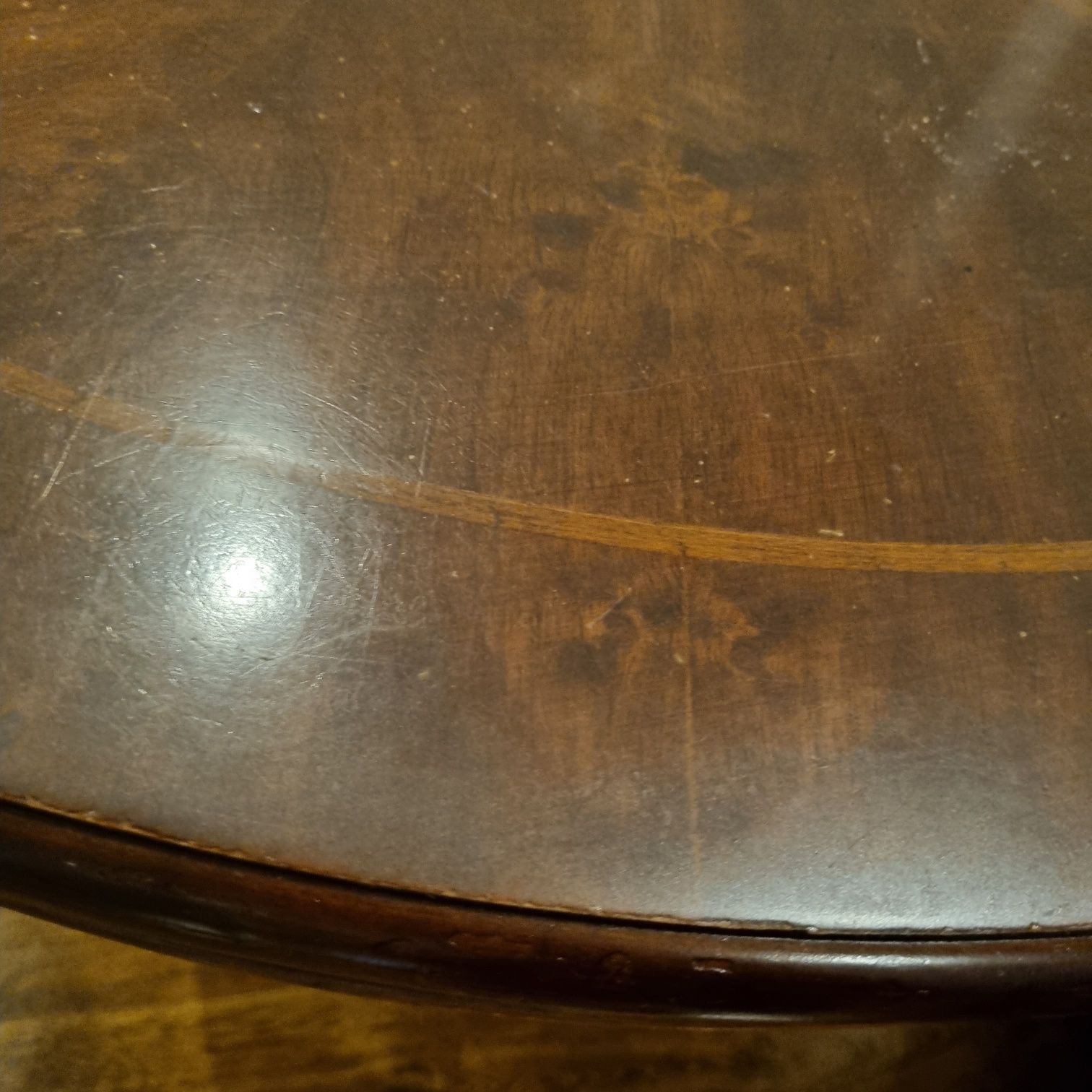 Stół drewniany  lakierowany